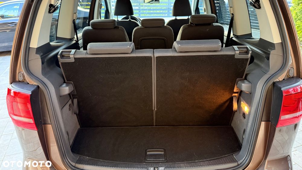 Volkswagen Touran 2.0 TDI DPF STYLE - 35