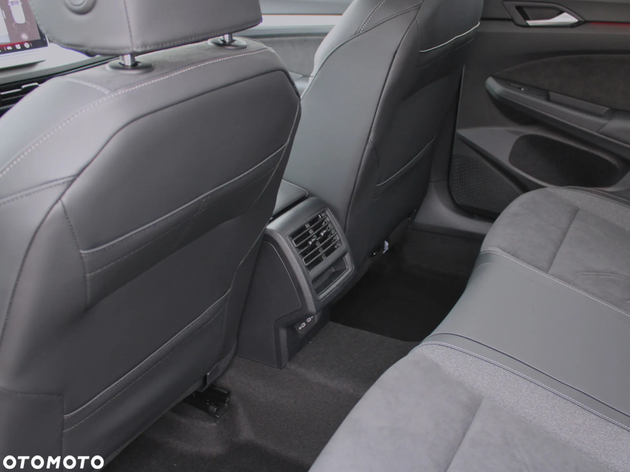Volkswagen Golf VIII 1.5 TSI Life Plus - 16