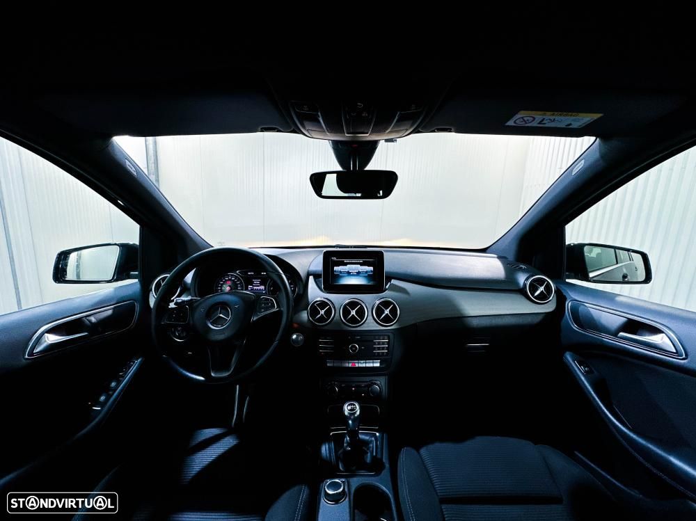 Mercedes-Benz B 180 d Urban - 11