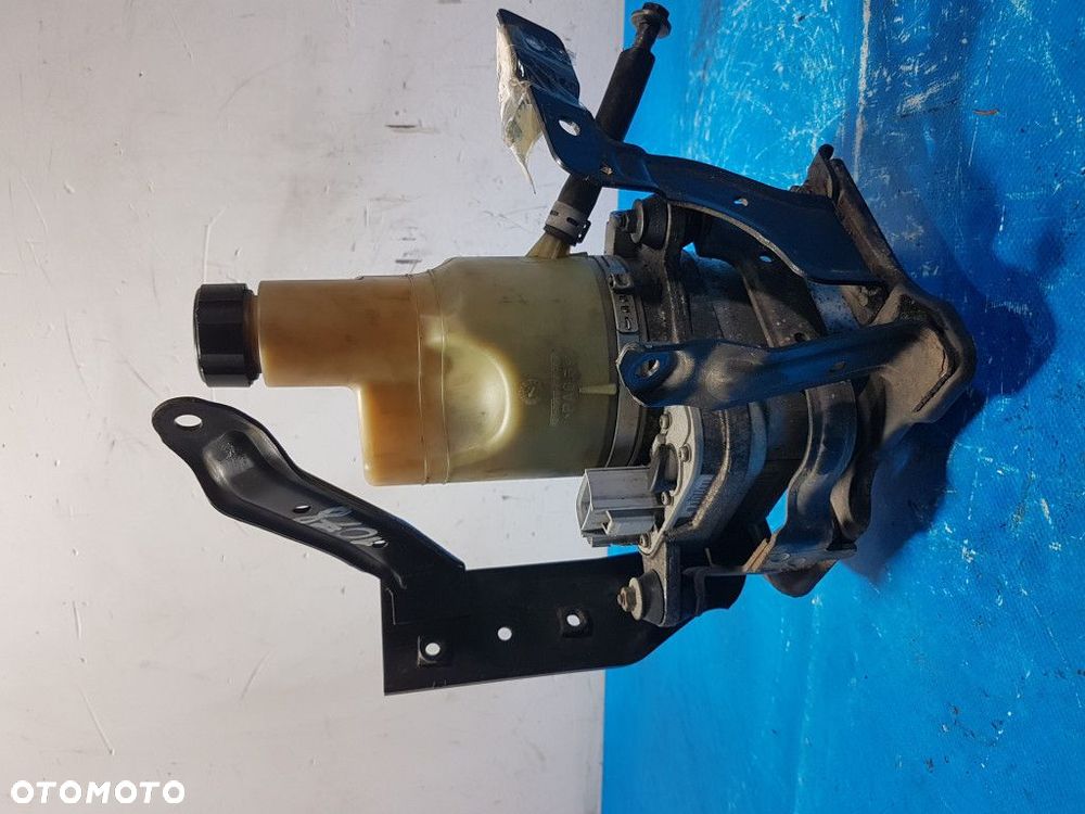 VOLVO V50 2.0D POMPA WSPOMAGANIA KIEROWNICY - 1