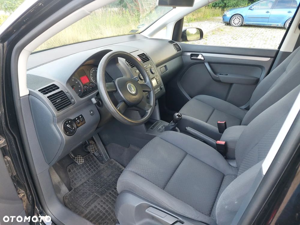 Volkswagen Touran 1.6 Basis - 11