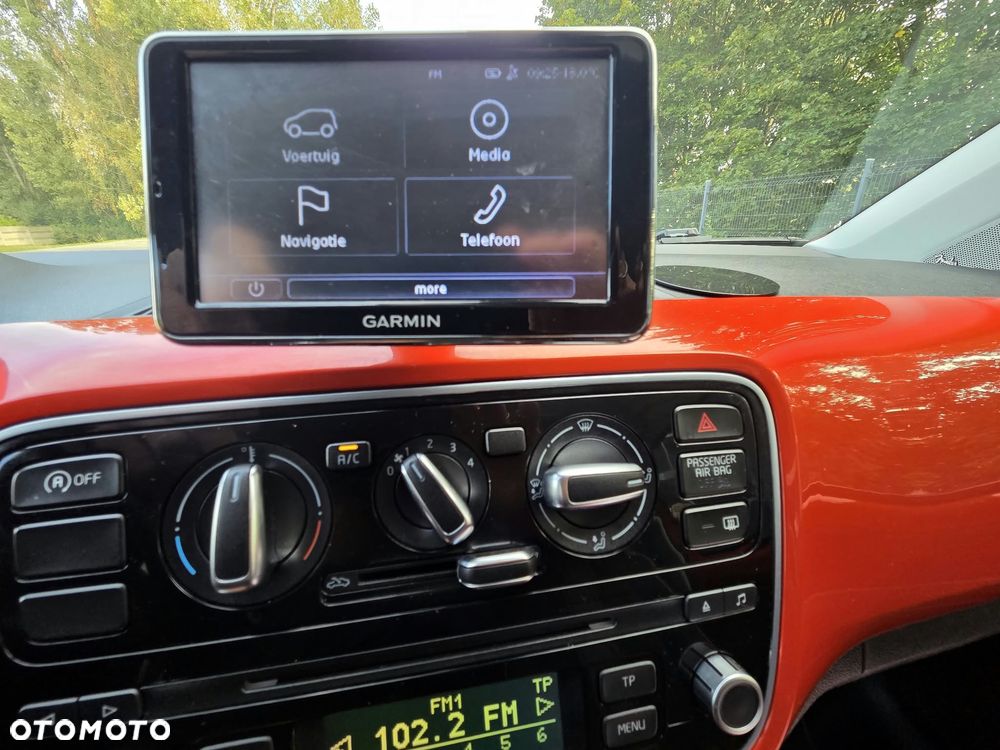 Volkswagen up! groove - 15