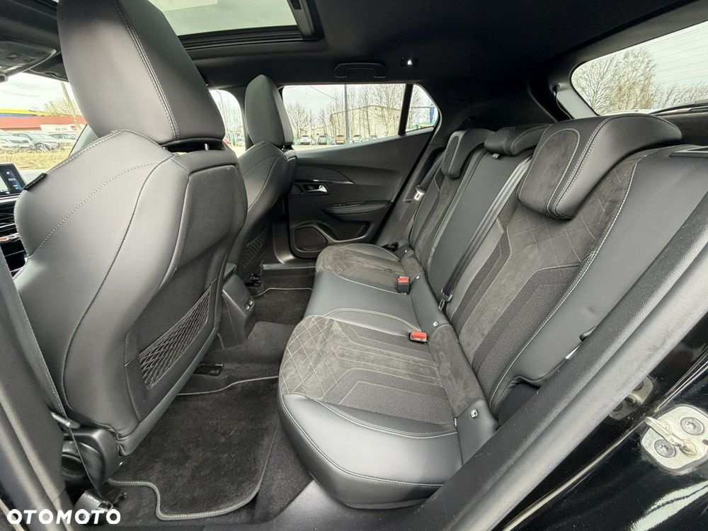 Peugeot 2008 BlueHDi 130 EAT8 GT - 31