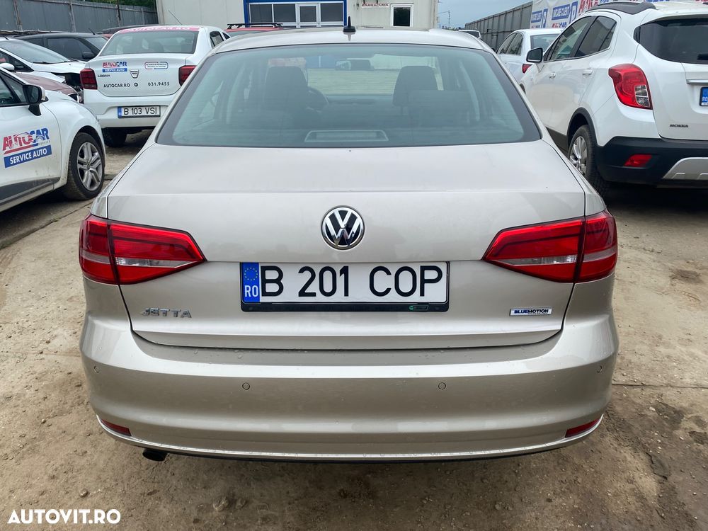 Volkswagen Jetta - 3