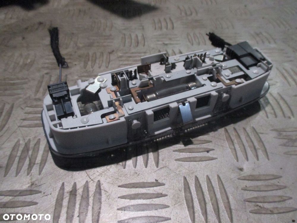 FORD C-MAX LAMPKA PODSUFITKI OŚWIETLENIE KABINY - 4