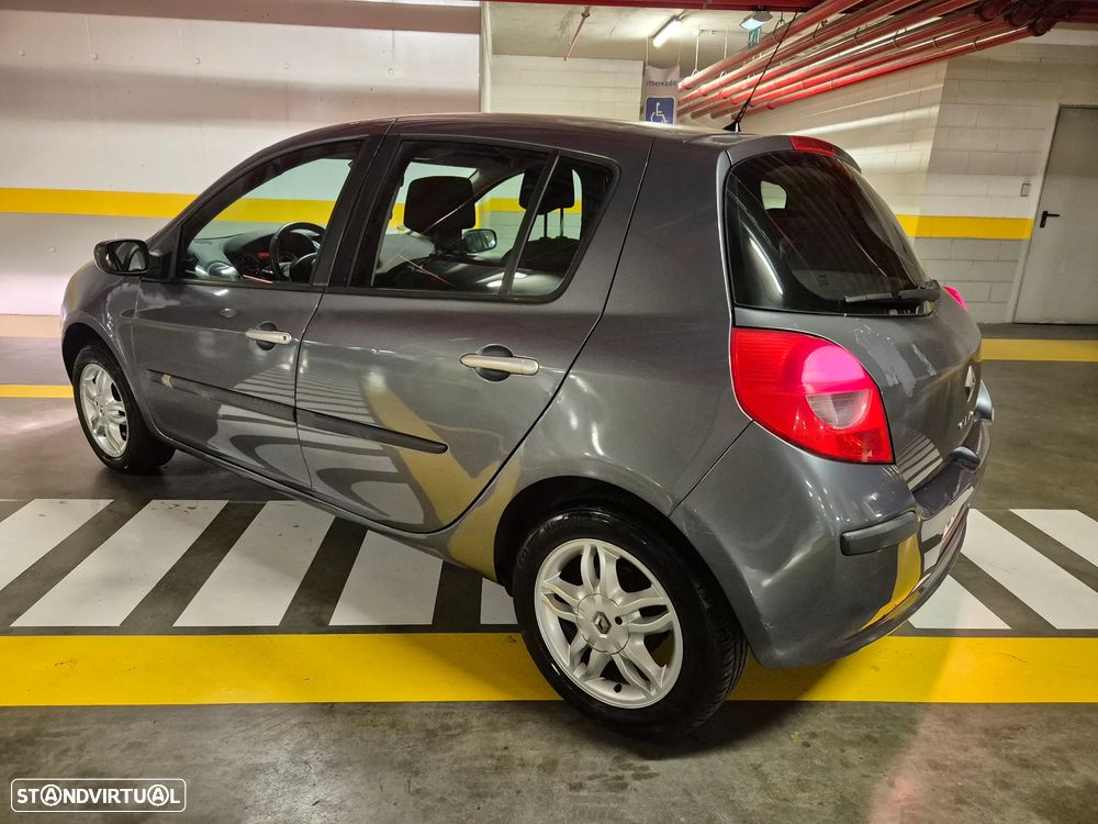 Renault Clio 1.2 16V Dynamique - 8