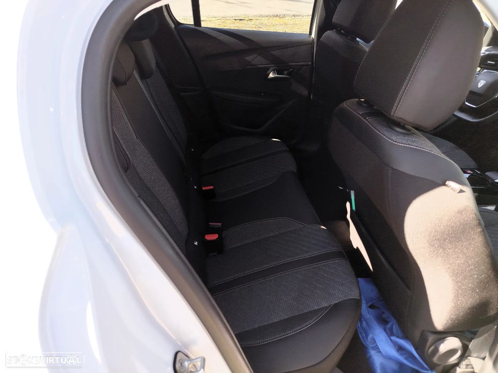 Peugeot 208 - 9