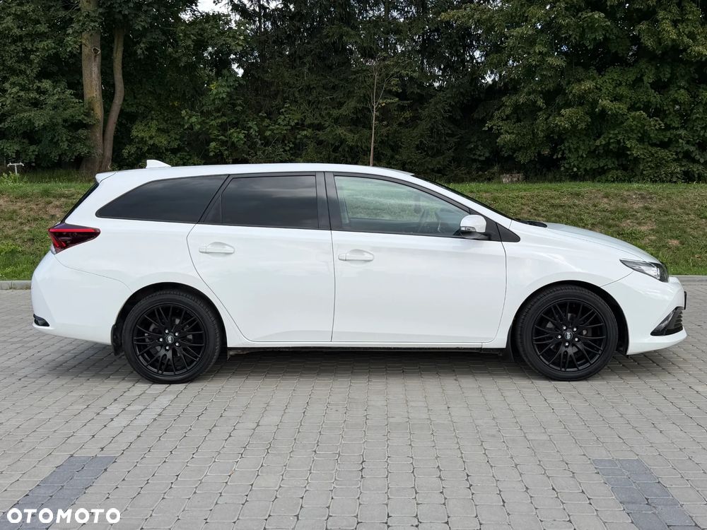 Toyota Auris 1.4 D-4D Dynamic - 3