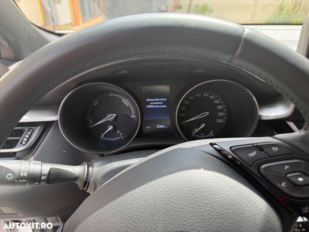 TOYOTA C-HR 2023 — imagine 5