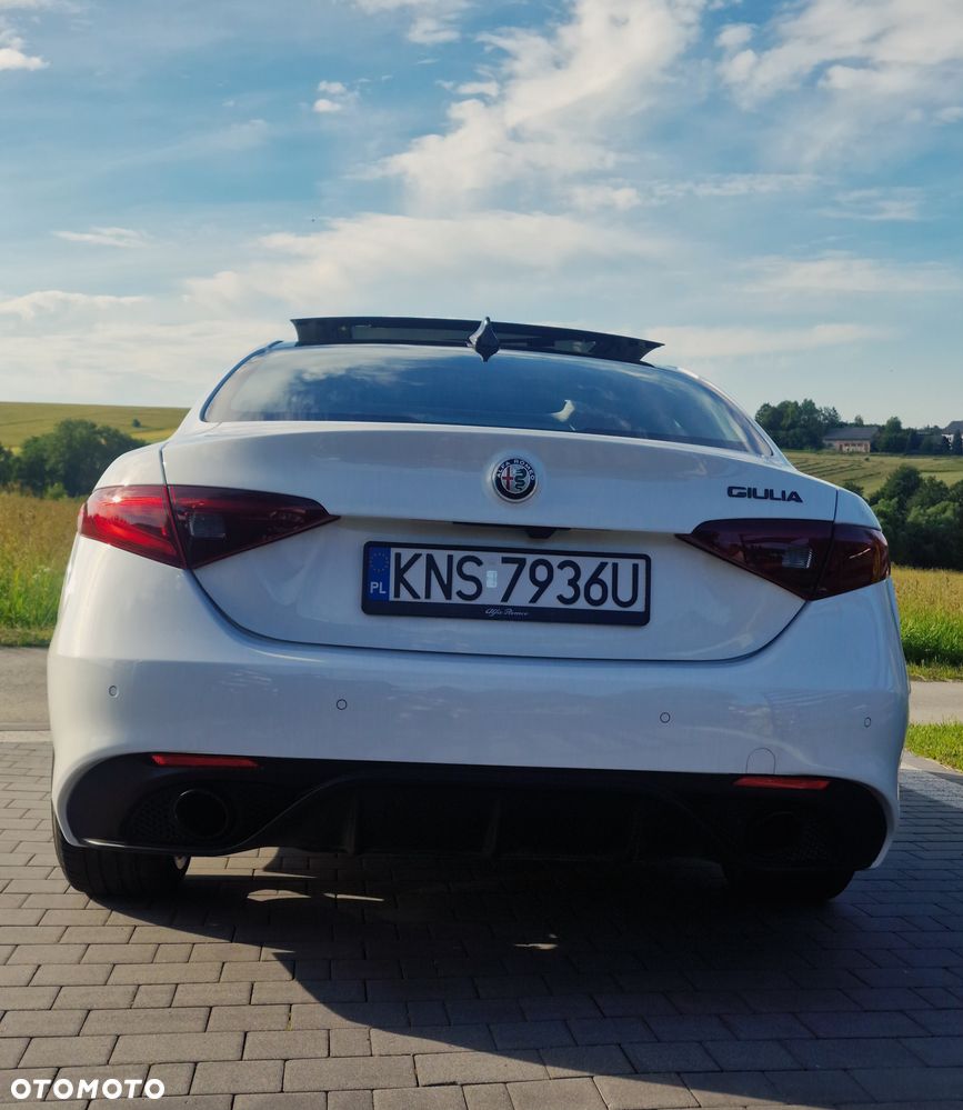 Alfa Romeo Giulia - 9