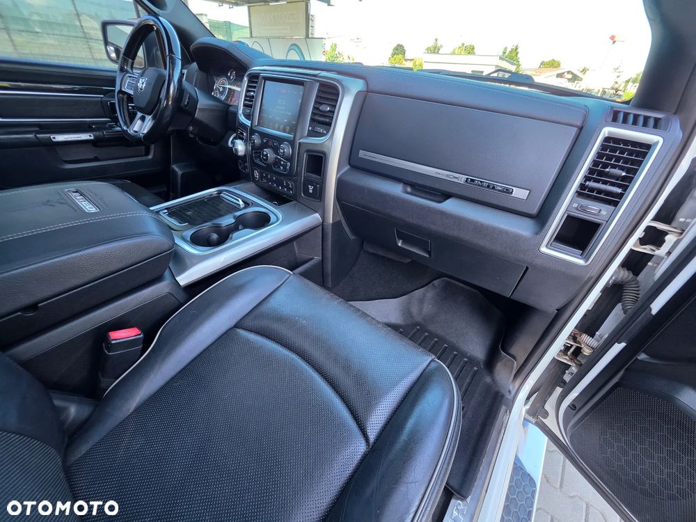 RAM 1500 - 12