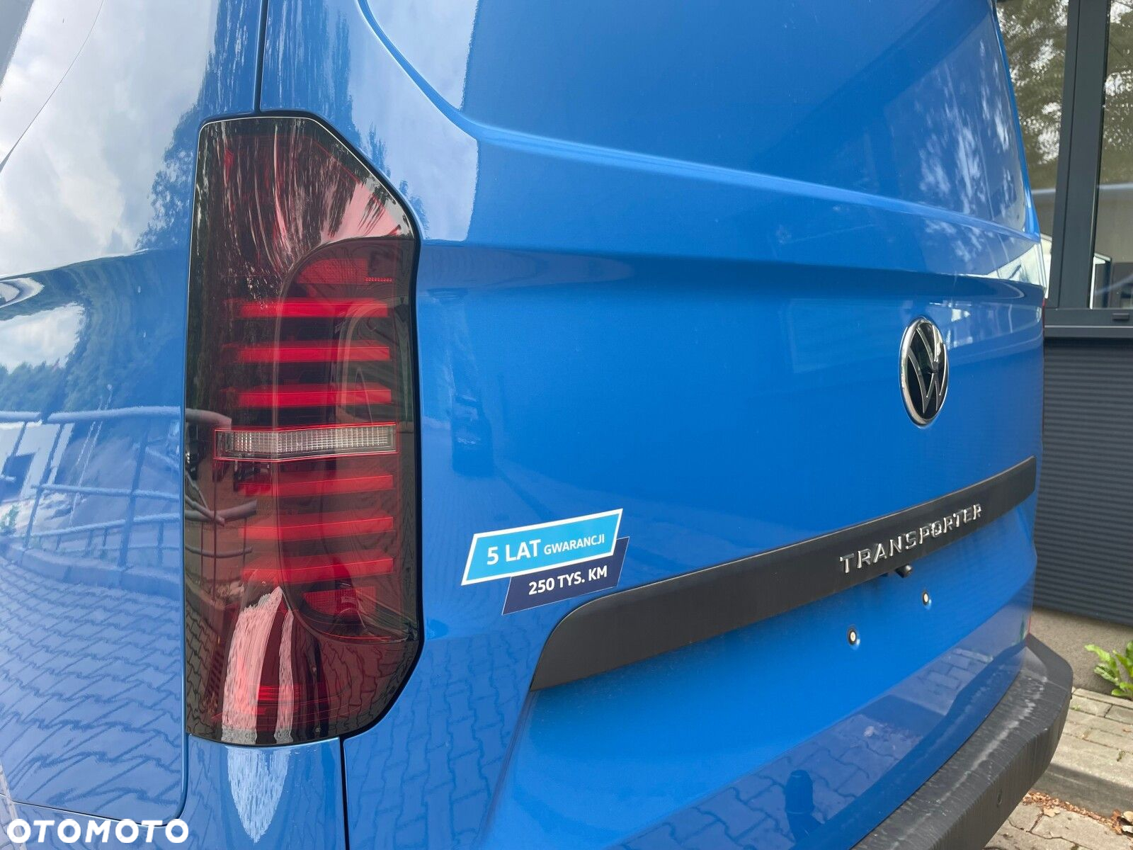 Volkswagen Transporter 2.0 TDI 150 KM 8-automat L1 - 3