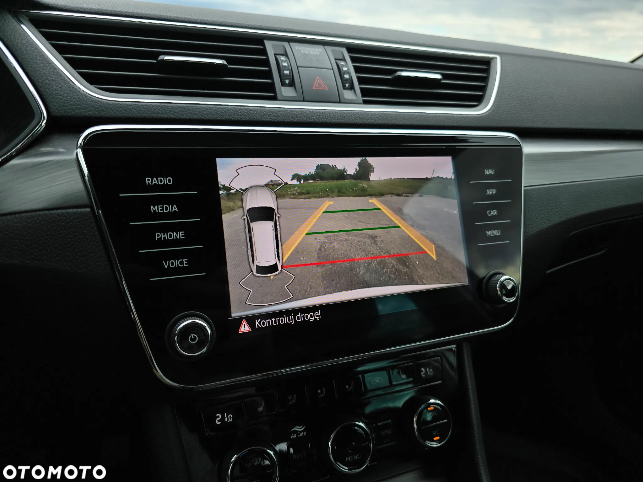 Skoda Superb 2.0 TDI SCR Style DSG - 24