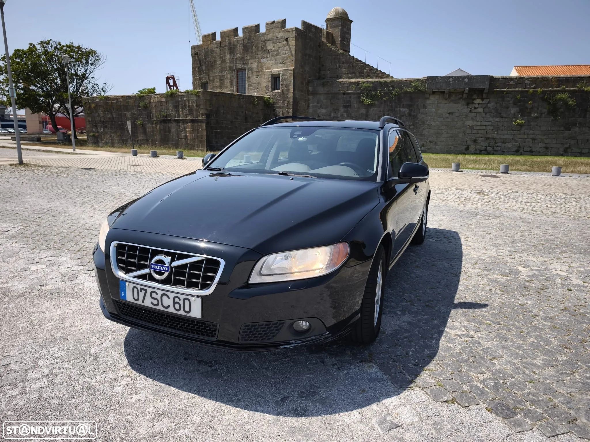 Volvo V70 T4F Edition - 1