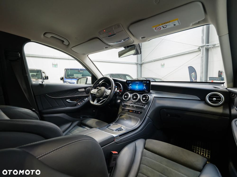 Mercedes-Benz GLC 200 d 4Matic 9G-TRONIC AMG Line - 23
