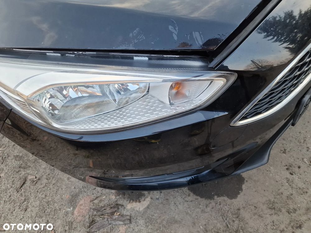 Reflektor  prawy  przód  ford  Focus  mk3  lift - 1