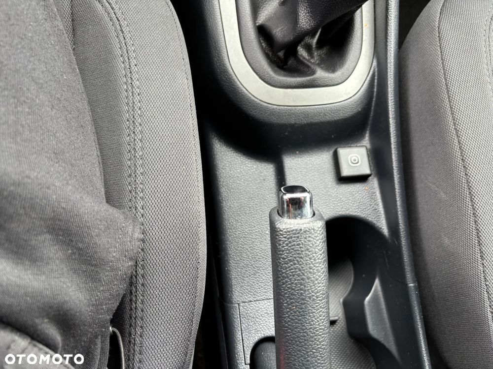 Kia Rio 1.2 Business Line - 10