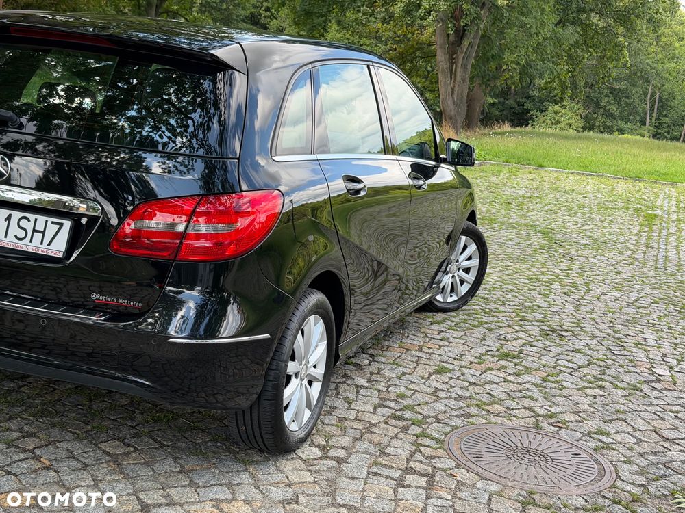 Mercedes-Benz Klasa B 180 d Peak Edition - 38
