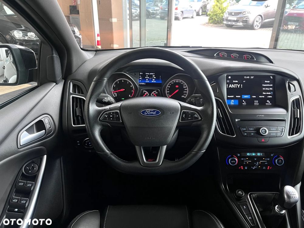 Ford Focus ST - 15