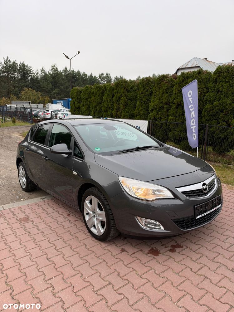Opel Astra 2011