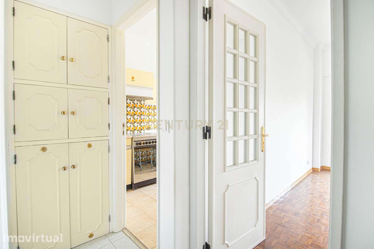 Apartamento T2 Lumiar c/ Arrecadação - Grande imagem: 3/35