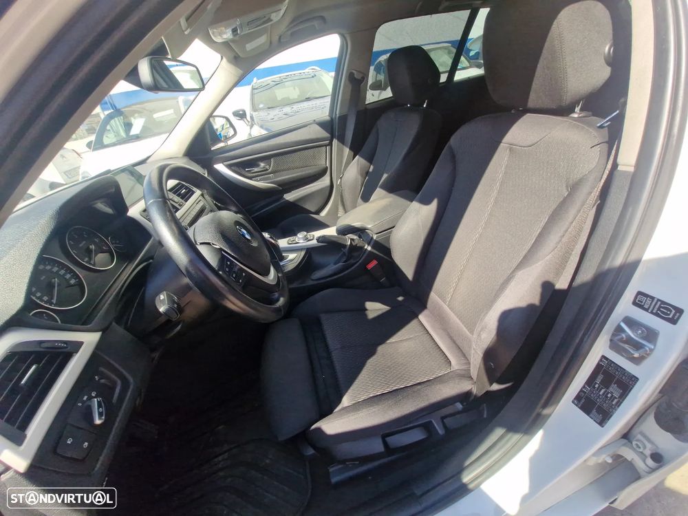 BMW 320 d Touring Auto Pack M - 10