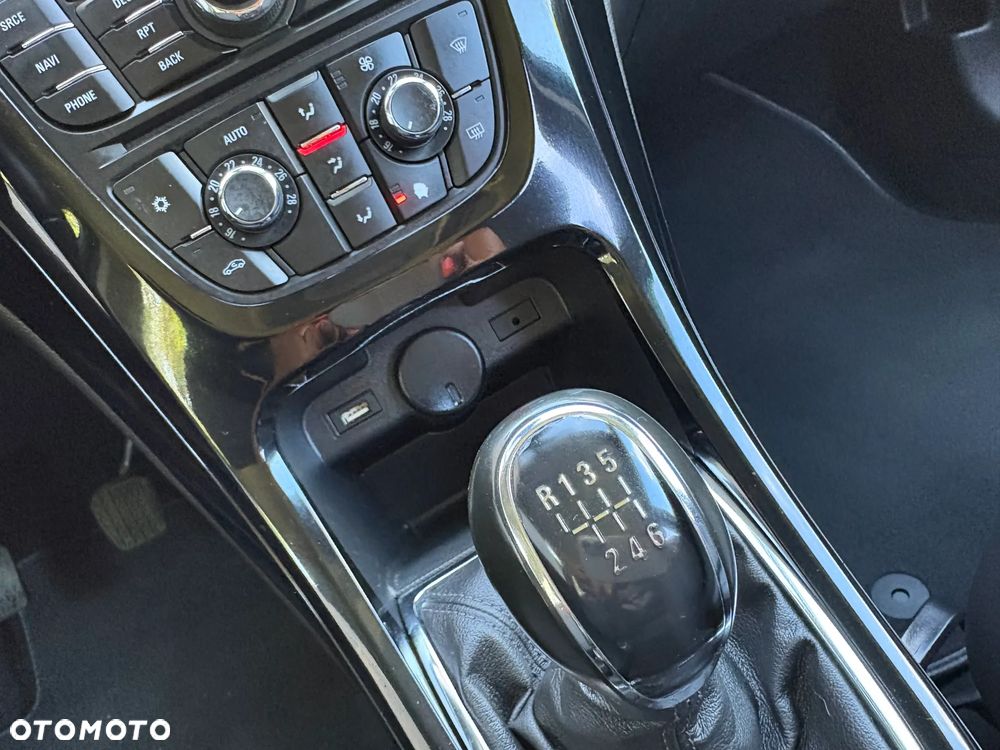 Opel Astra 1.4 Turbo Cosmo - 21