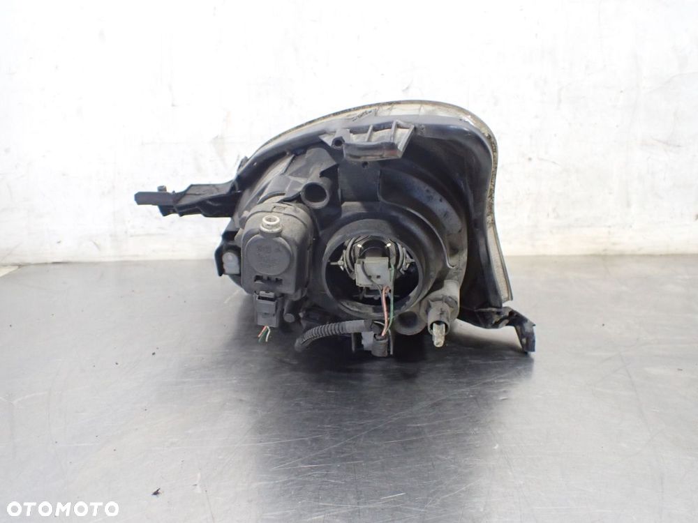 LAMPA PRAWA PRZEDNIA TOYOTA AYGO I 1.0 - 10