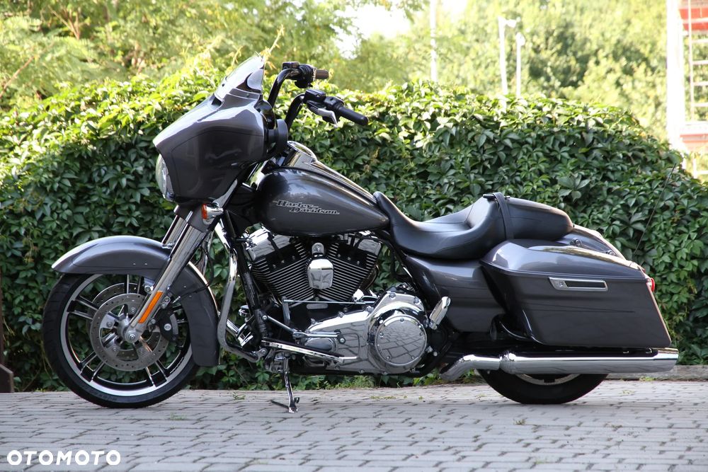 Harley-Davidson Touring Street Glide - 2