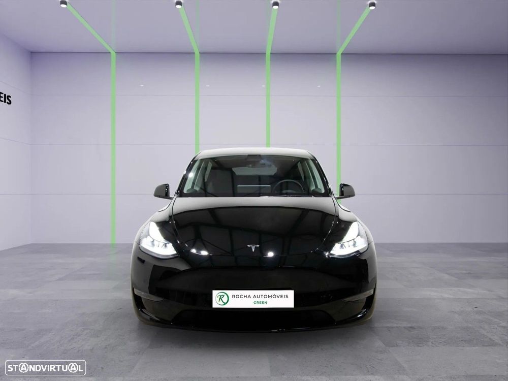 Tesla Model Y - 3