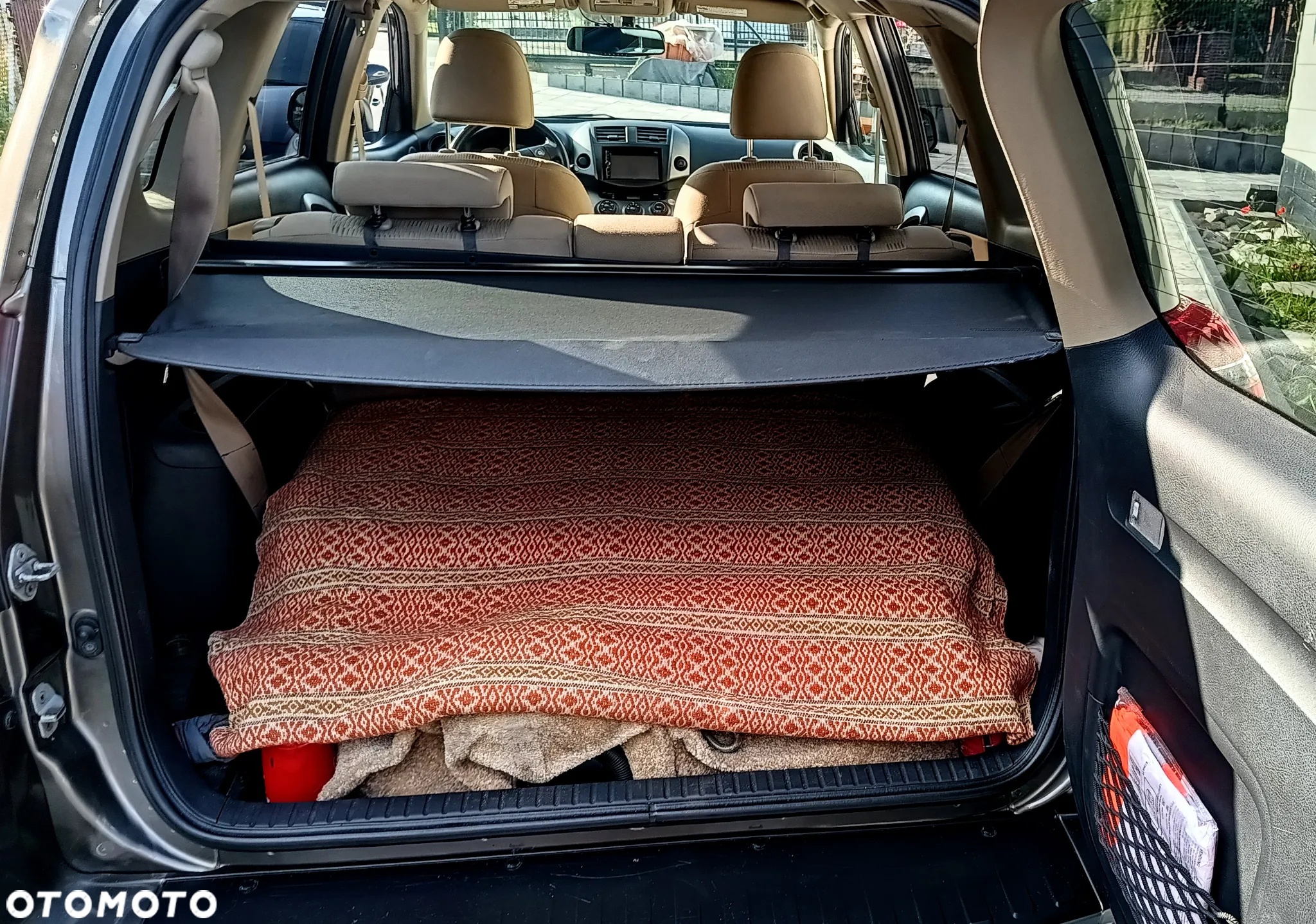 Toyota RAV4 - 8