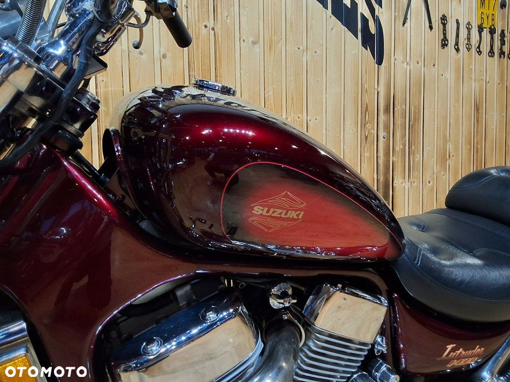 Suzuki Intruder - 2