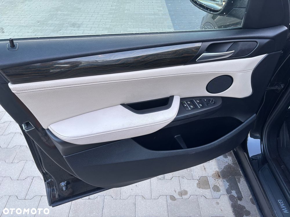 BMW X3 28i xDrive - 24