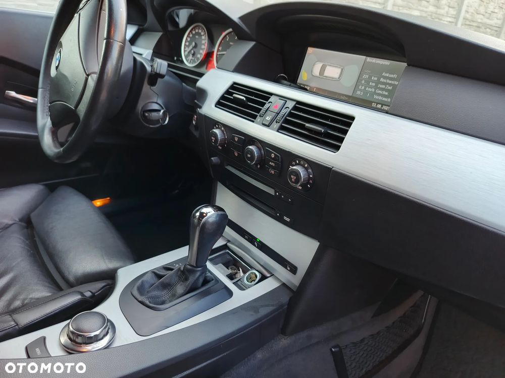 BMW Seria 5 535d Touring - 25