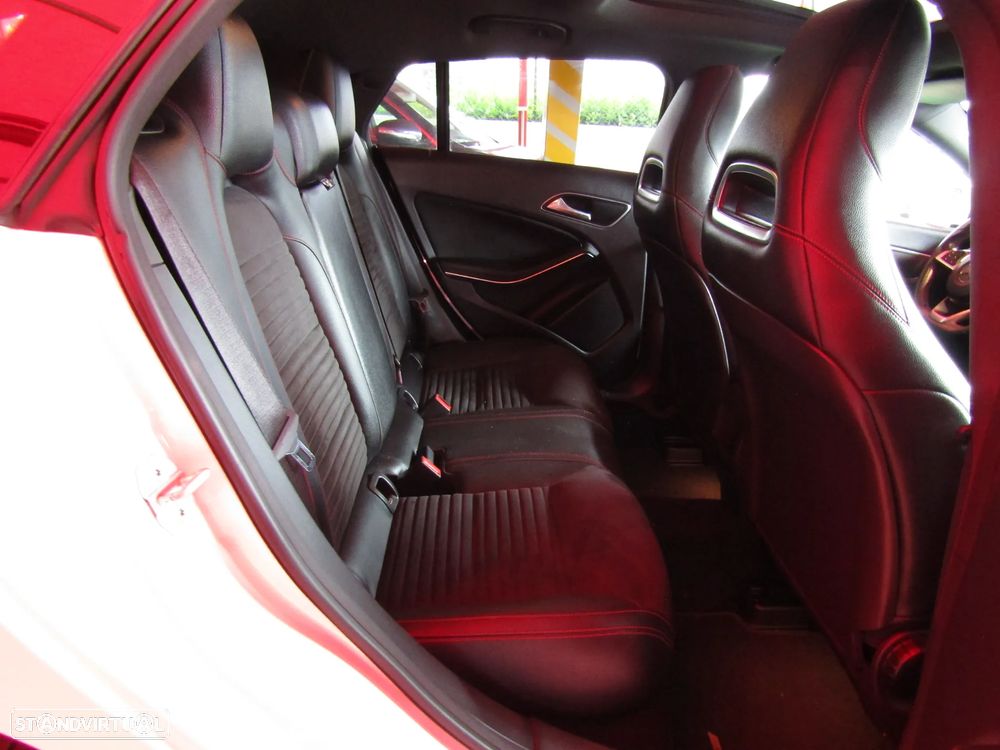 Mercedes-Benz CLA 200 d 7G-DCT AMG Line - 7