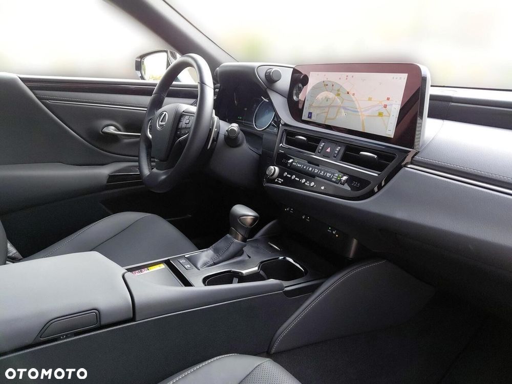 Lexus ES 300h Business Edition - 11