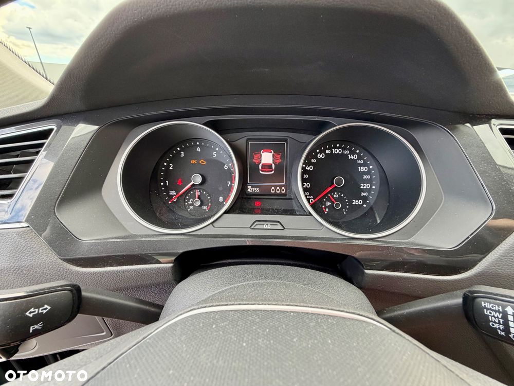 Volkswagen Tiguan - 28