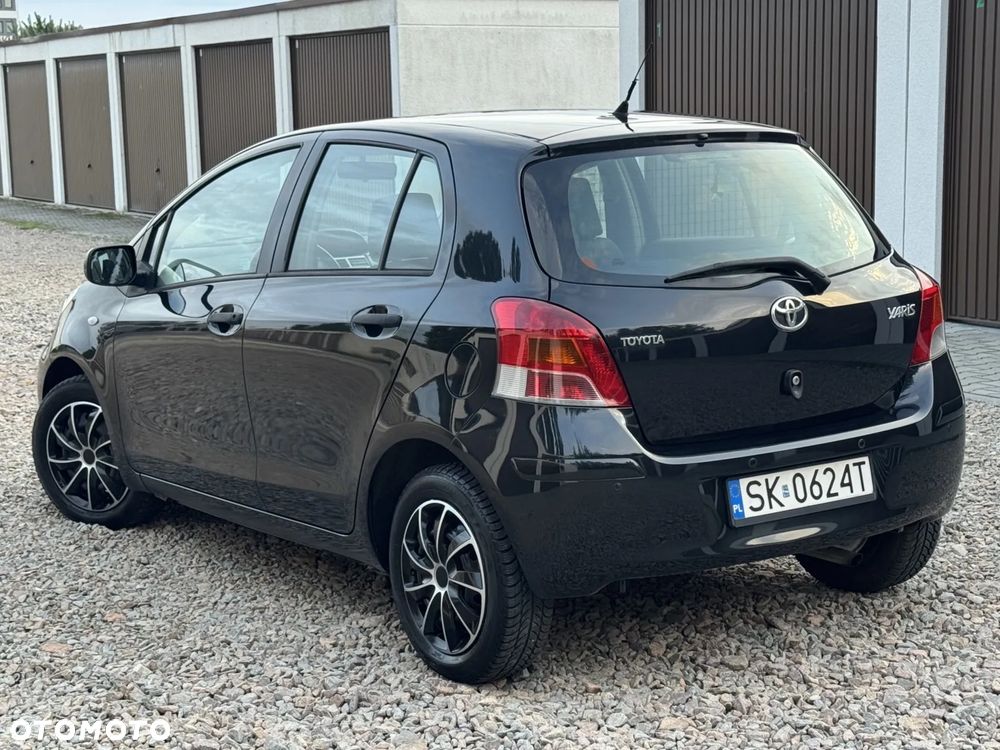 Toyota Yaris - 4