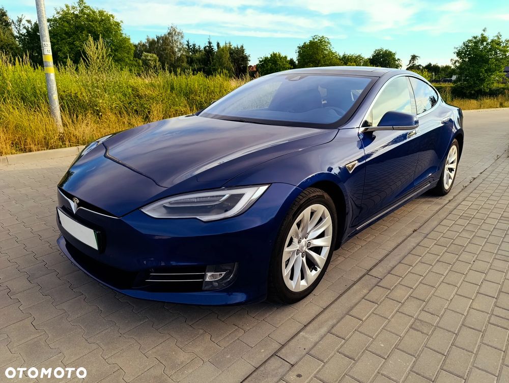 Tesla Model S - 24