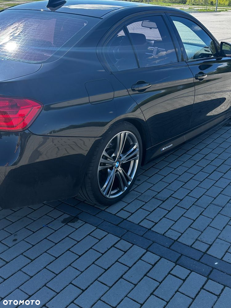 BMW Seria 3 335i xDrive - 7