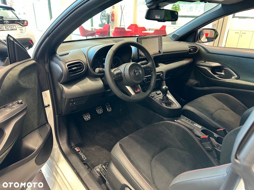 Toyota Yaris GR 1.6 Dynamic - 12