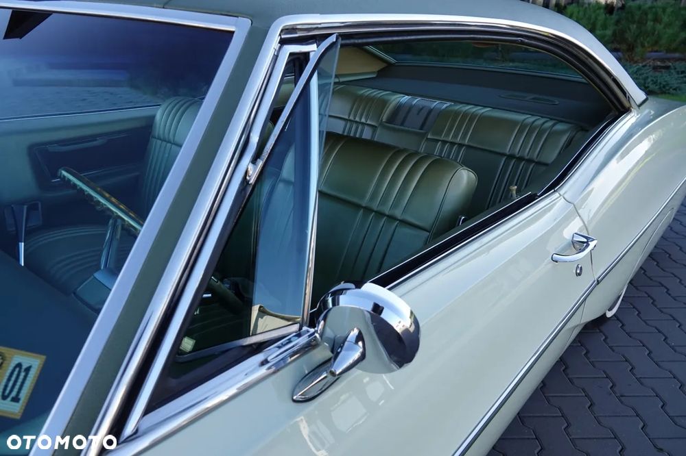 Pontiac Bonneville - 30