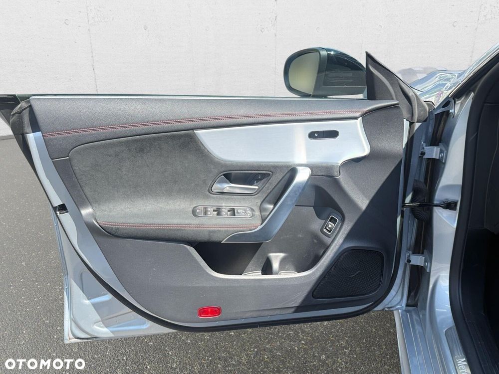 Mercedes-Benz CLA - 10