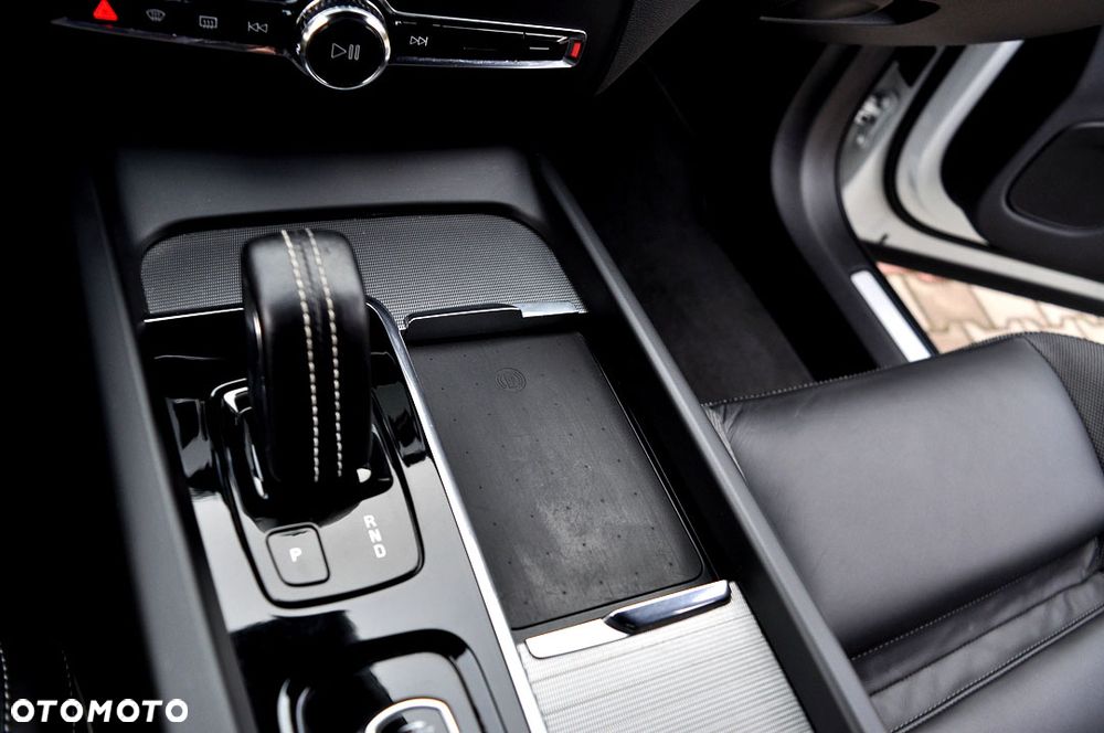 Volvo XC 60 B5 D AWD Geartronic RDesign - 31