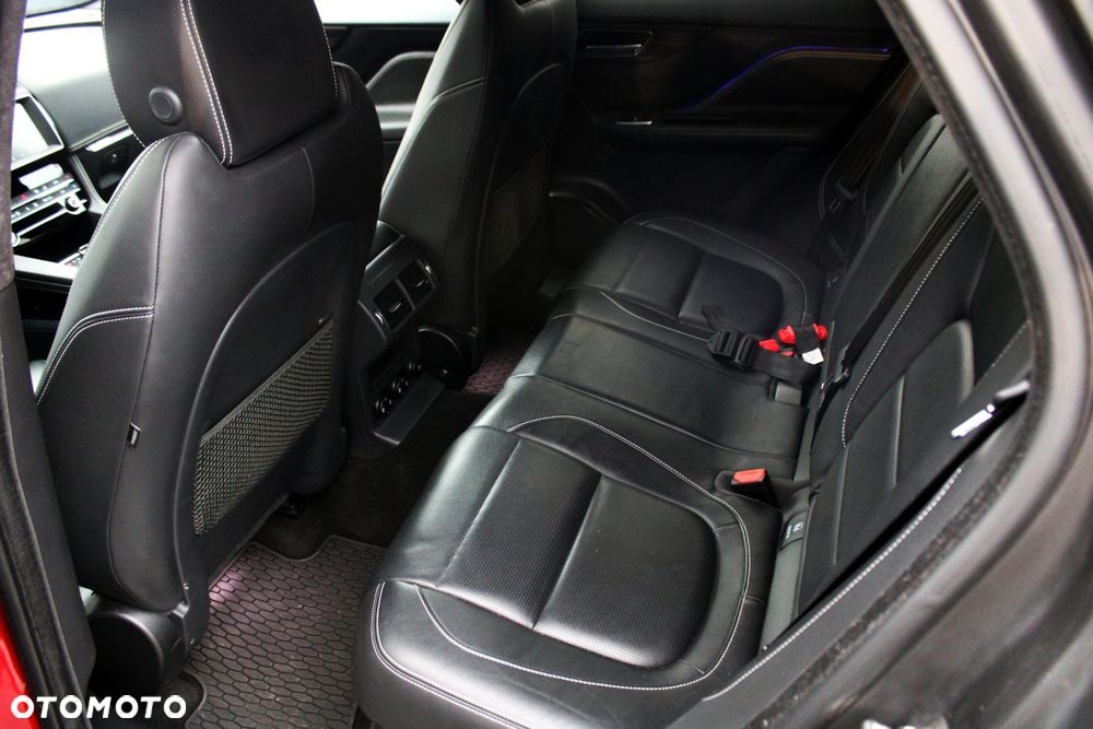 Jaguar F-Pace 2.0 i4D AWD R-Sport - 8
