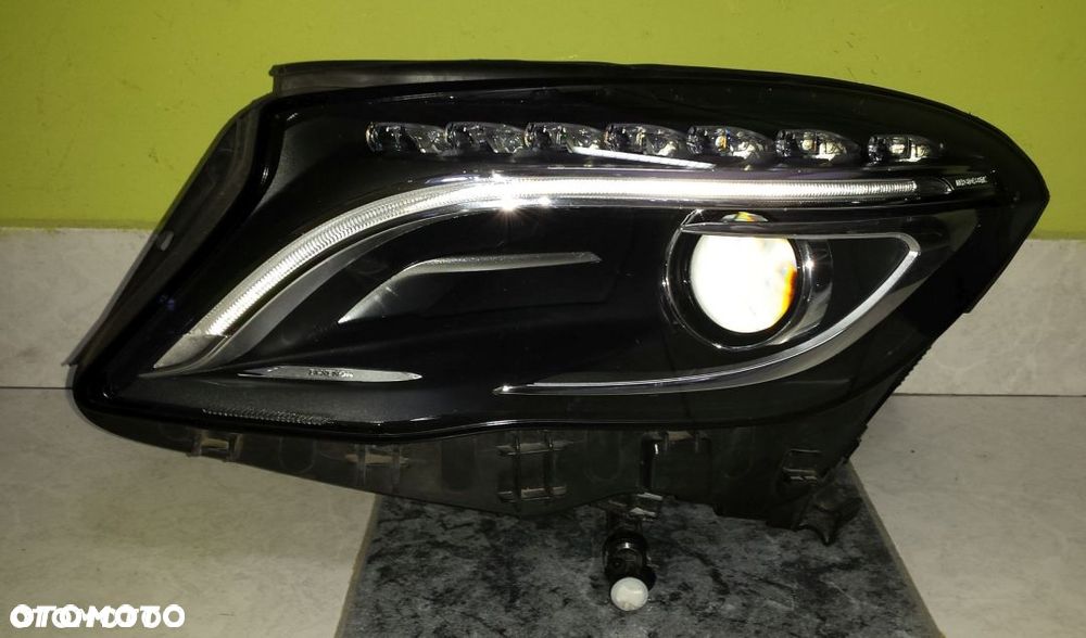 Bi-xenon skrętny Led lewy Mercedes GLA X156 2013-