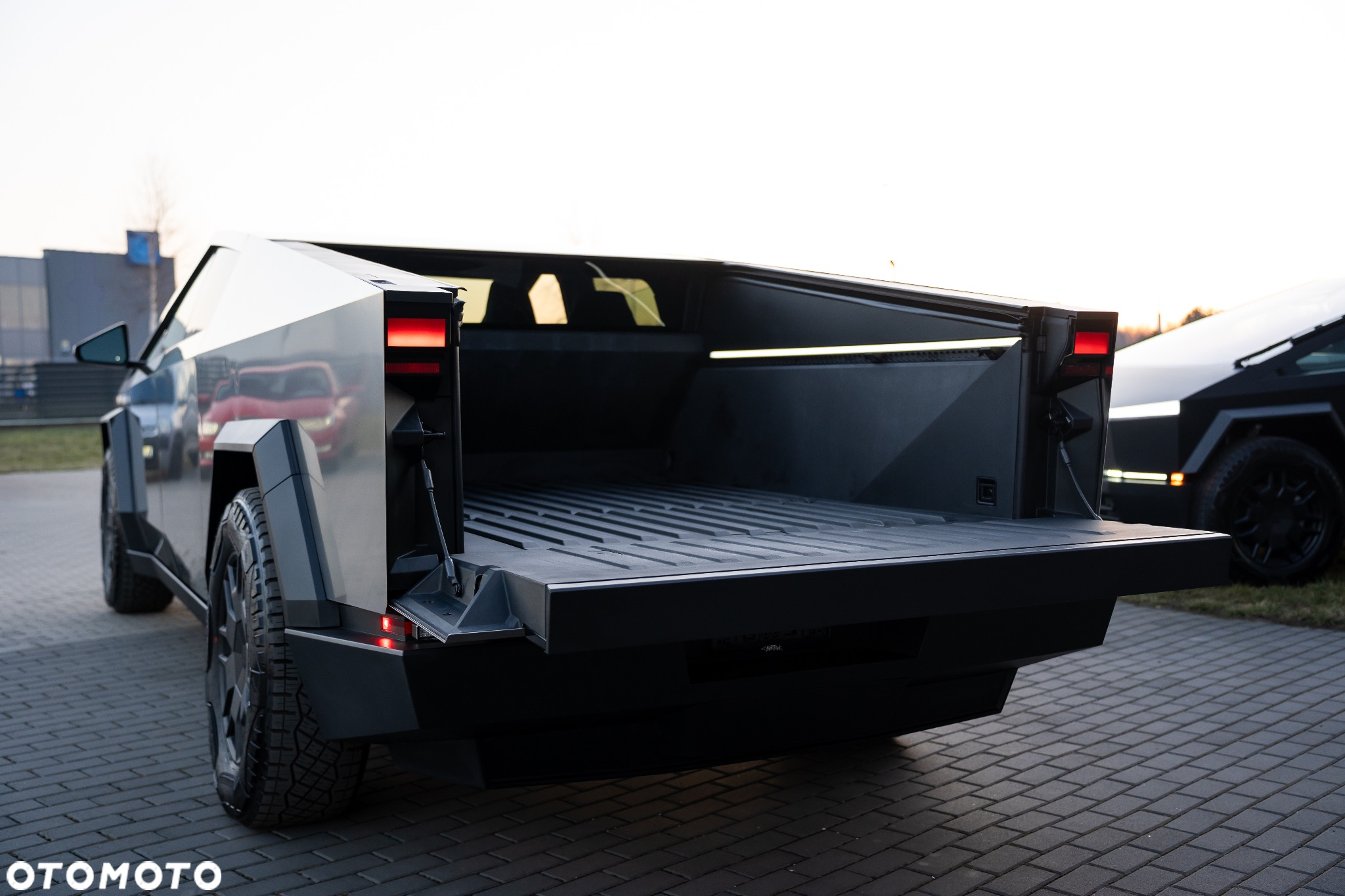 Tesla Cybertruck - 13