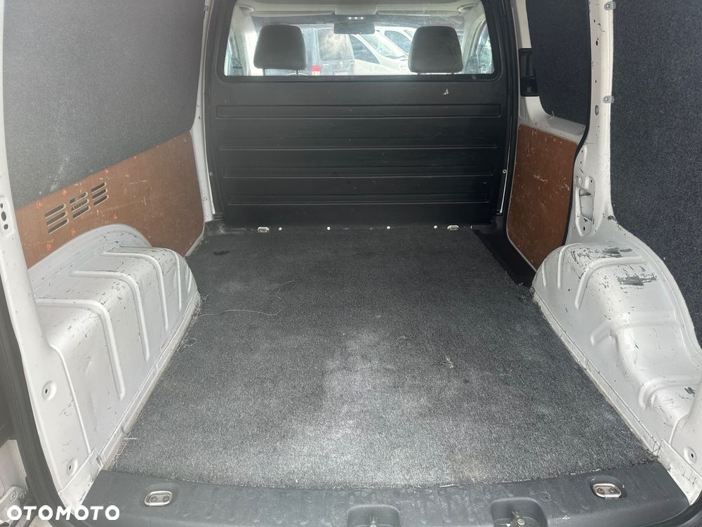 Volkswagen Caddy - 10