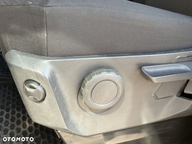 Volkswagen Crafter 7 os brygadówka - 32
