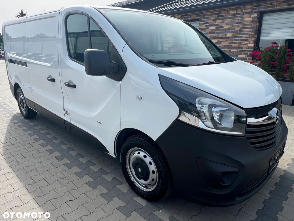 Opel Vivaro - 1